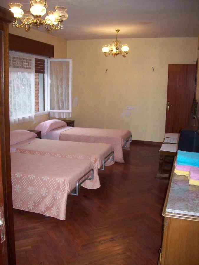 Pension Los Pinos Χιχόν Εξωτερικό φωτογραφία