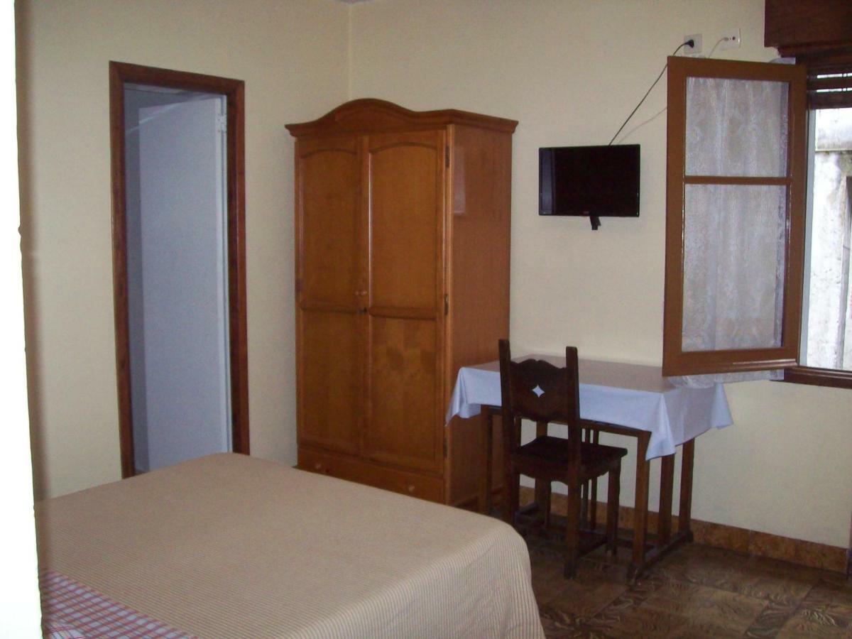 Pension Los Pinos Χιχόν Εξωτερικό φωτογραφία